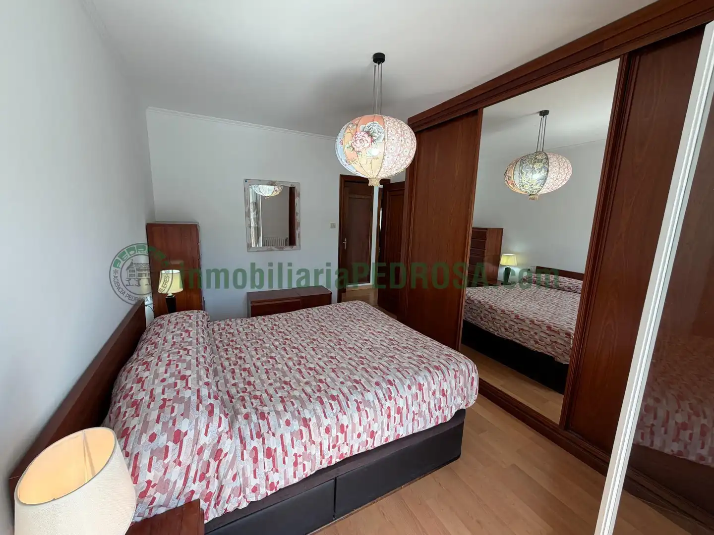 Habitación de Piso de alquiler en Pontevedra Capital  con Calefacción, Amueblado y Balcón