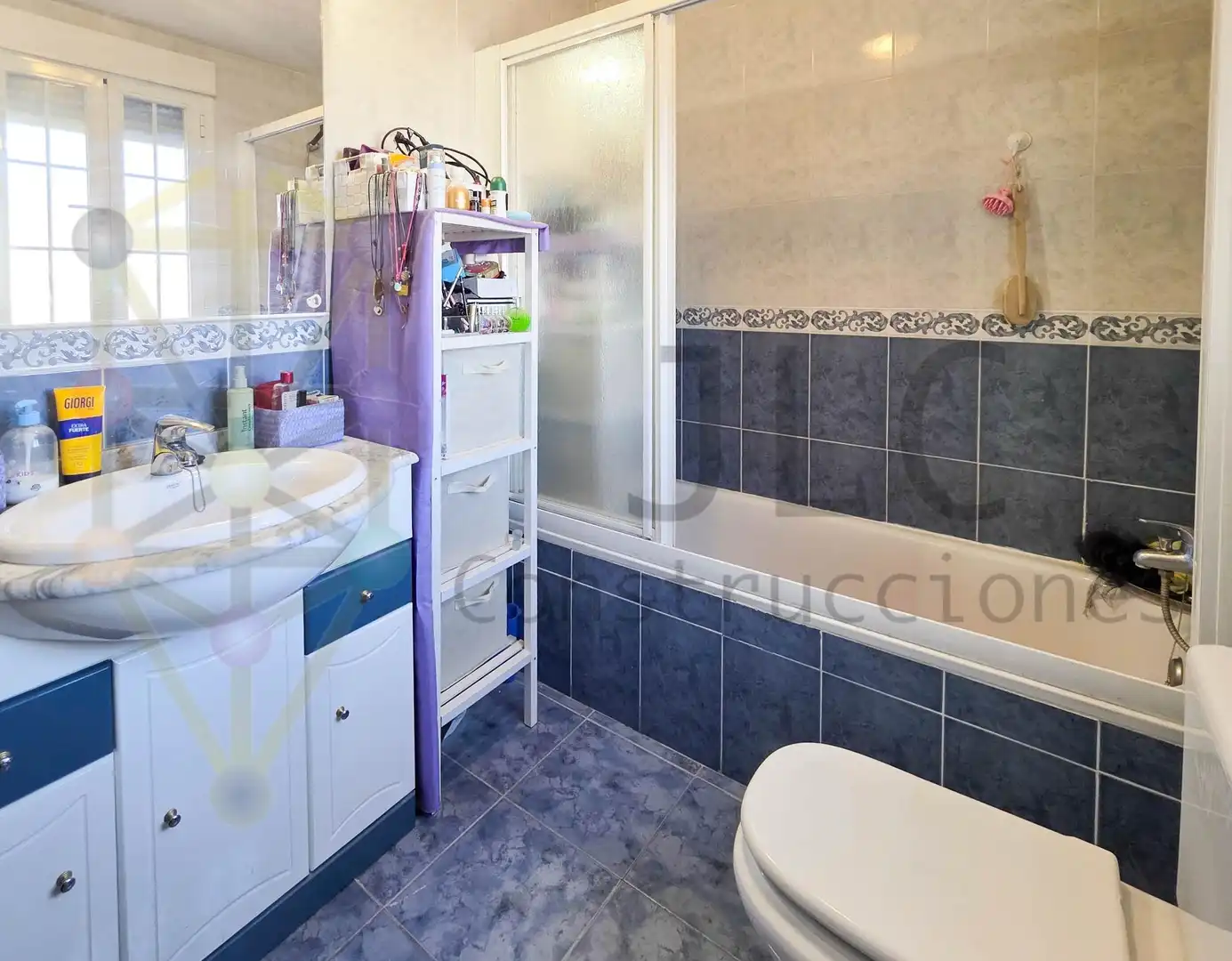Baño de Casa adosada en venta en El Casar con Calefacción y Piscina comunitaria