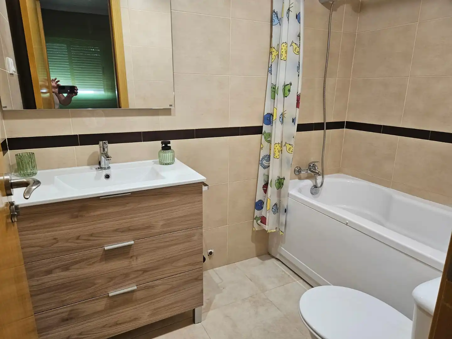 Baño de Apartamento de alquiler en Cabanes con Aire acondicionado, Calefacción y Terraza