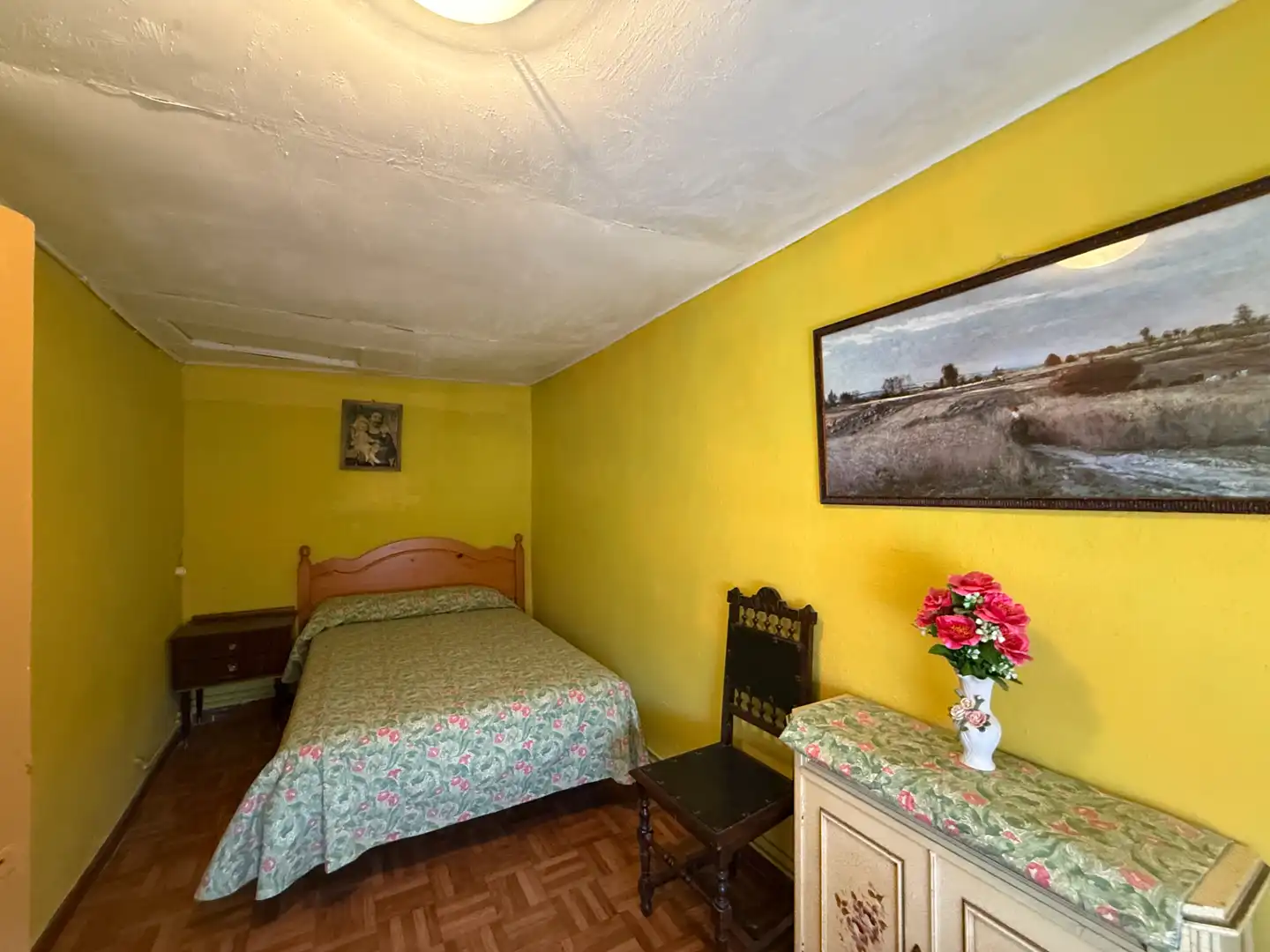 Dormitori de Casa o xalet en venda en Villaturde amb Calefacció, Moblat i Forn