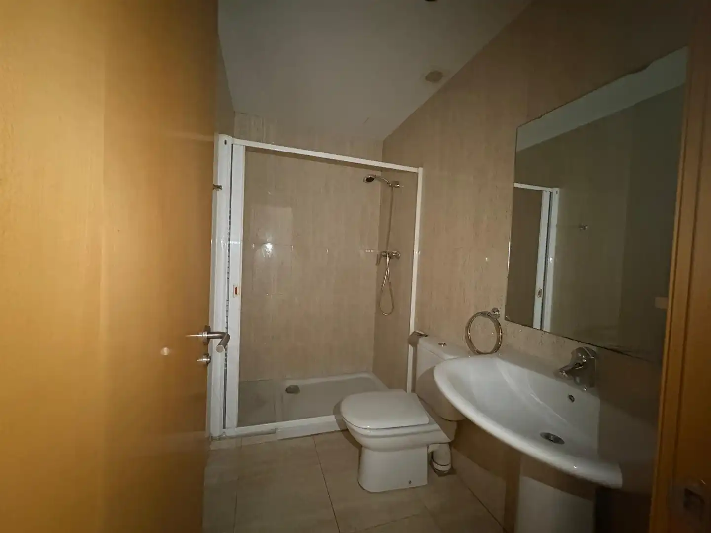 Badezimmer von Dachboden zum Verkauf in Igualada mit Klimaanlage und Terrasse