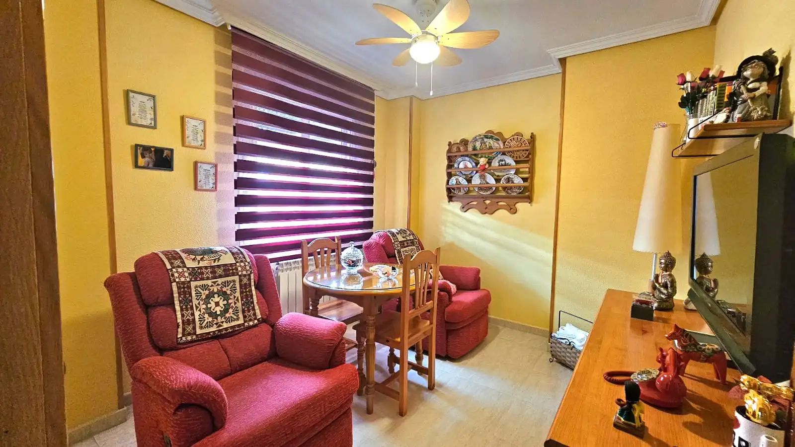 Sala de estar de Casa adosada en venta en Torrejón de la Calzada con Aire acondicionado, Calefacción y Jardín privado
