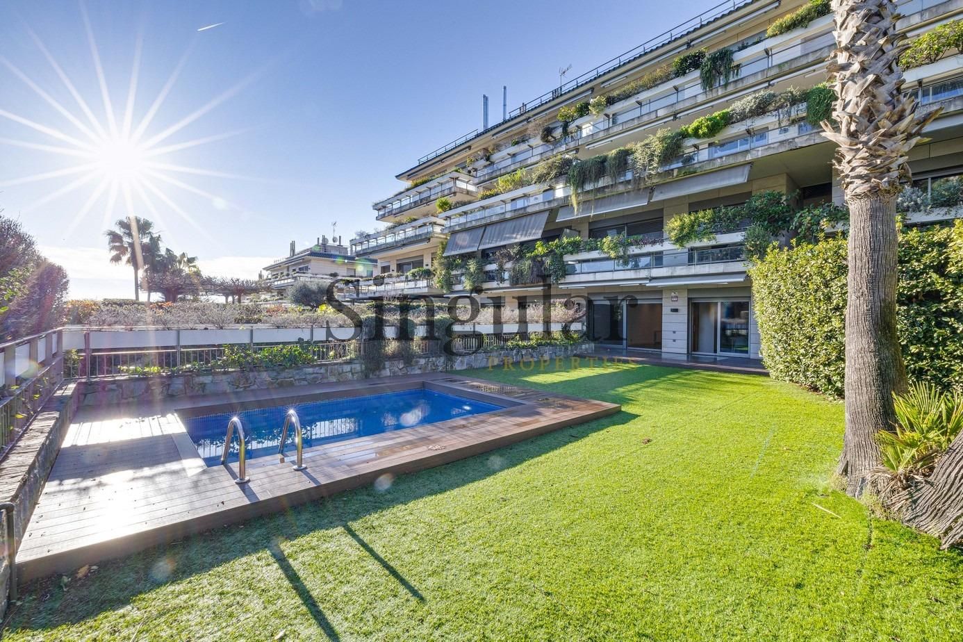 Vista exterior de Dúplex en venta en  Barcelona Capital con Aire acondicionado, Calefacción y Jardín privado