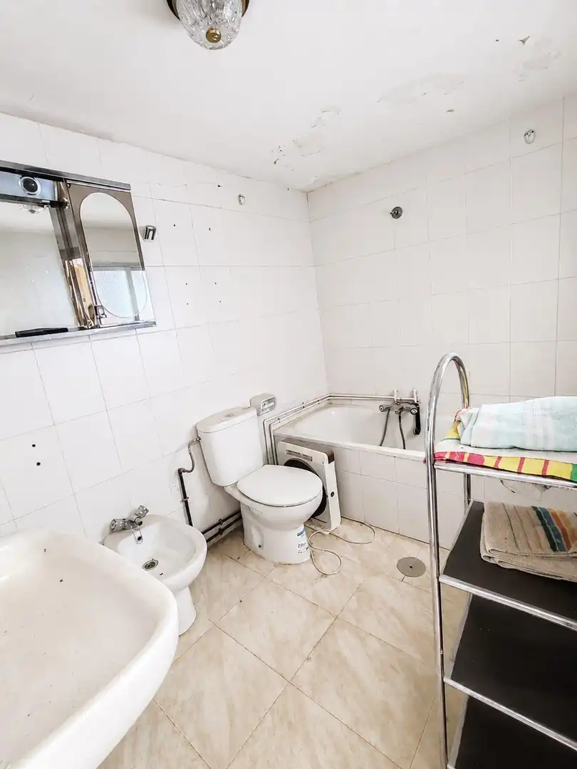 Bany de Casa o xalet en venda en Cúllar Vega amb Jardí privat, Terrassa i Traster