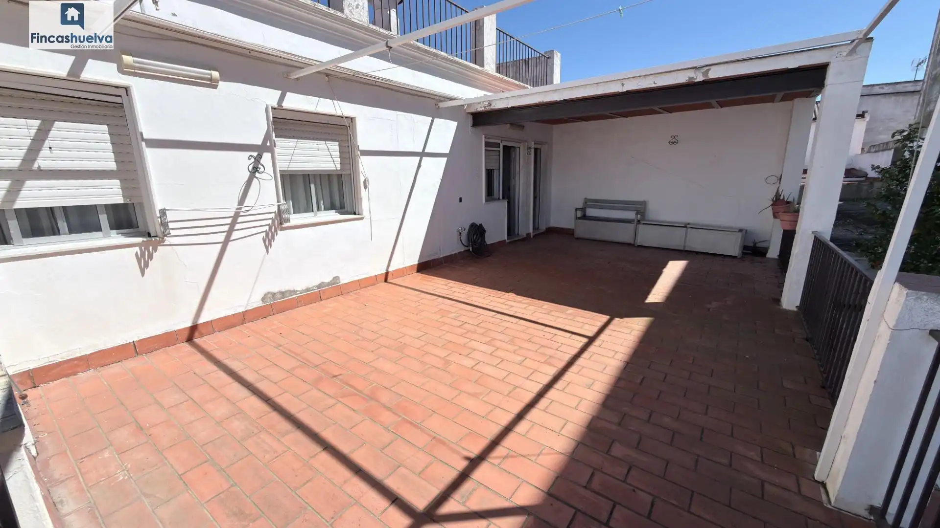 Terrassa de Casa adosada en venda en Palos de la Frontera amb Terrassa, Moblat i Balcó