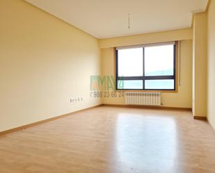 Bedroom of Flat for sale in Ourense Capital   with Heating, Storage room and Balcony