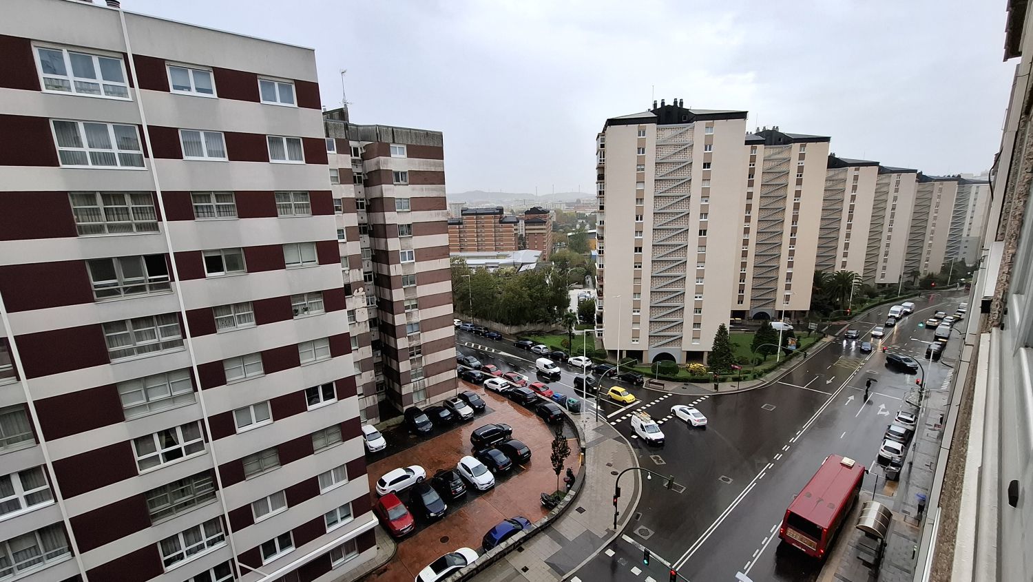 Vista exterior de Pis en venda en A Coruña Capital  amb Calefacció, Parquet i Traster