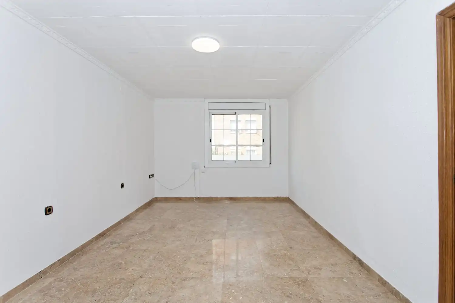 Habitación de Casa adosada en venta en Terrassa con Terraza, Horno y Lavadora