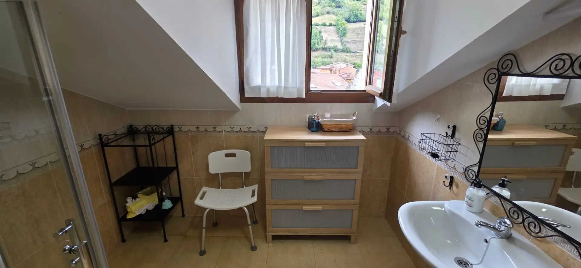 Bany de Pis en venda en Aller amb Calefacció, Parquet i Terrassa