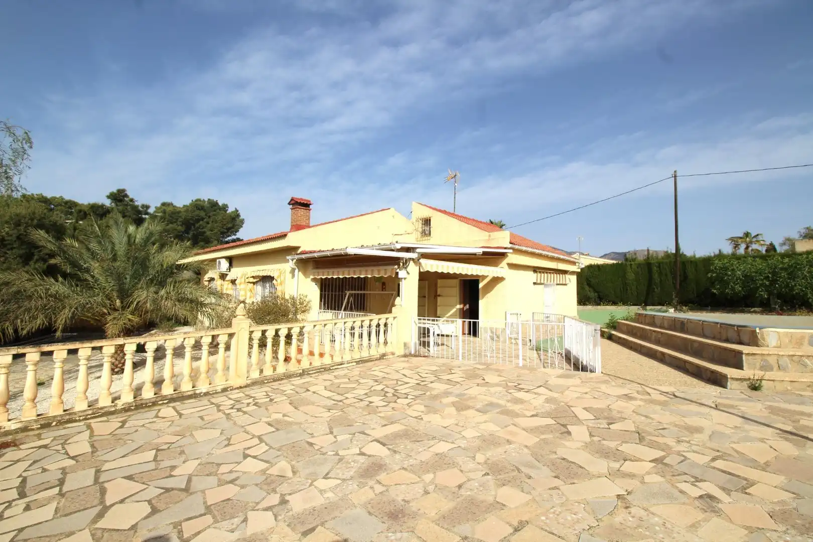 Vista exterior de Casa o chalet en venta en Alicante / Alacant con Aire acondicionado, Terraza y Piscina