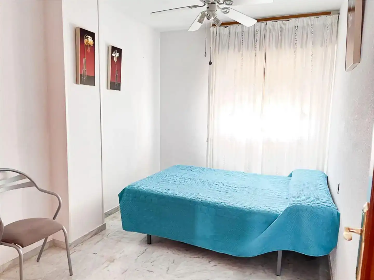 Schlafzimmer von Wohnungen zur Miete in Salobreña mit Schwimmbad und Balkon