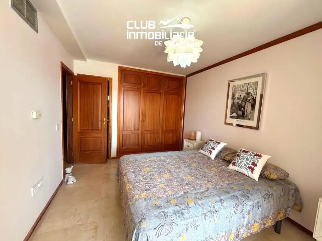 Dormitori de Pis de lloguer en Santa Cruz de Tenerife amb Aire condicionat, Terrassa i Balcó