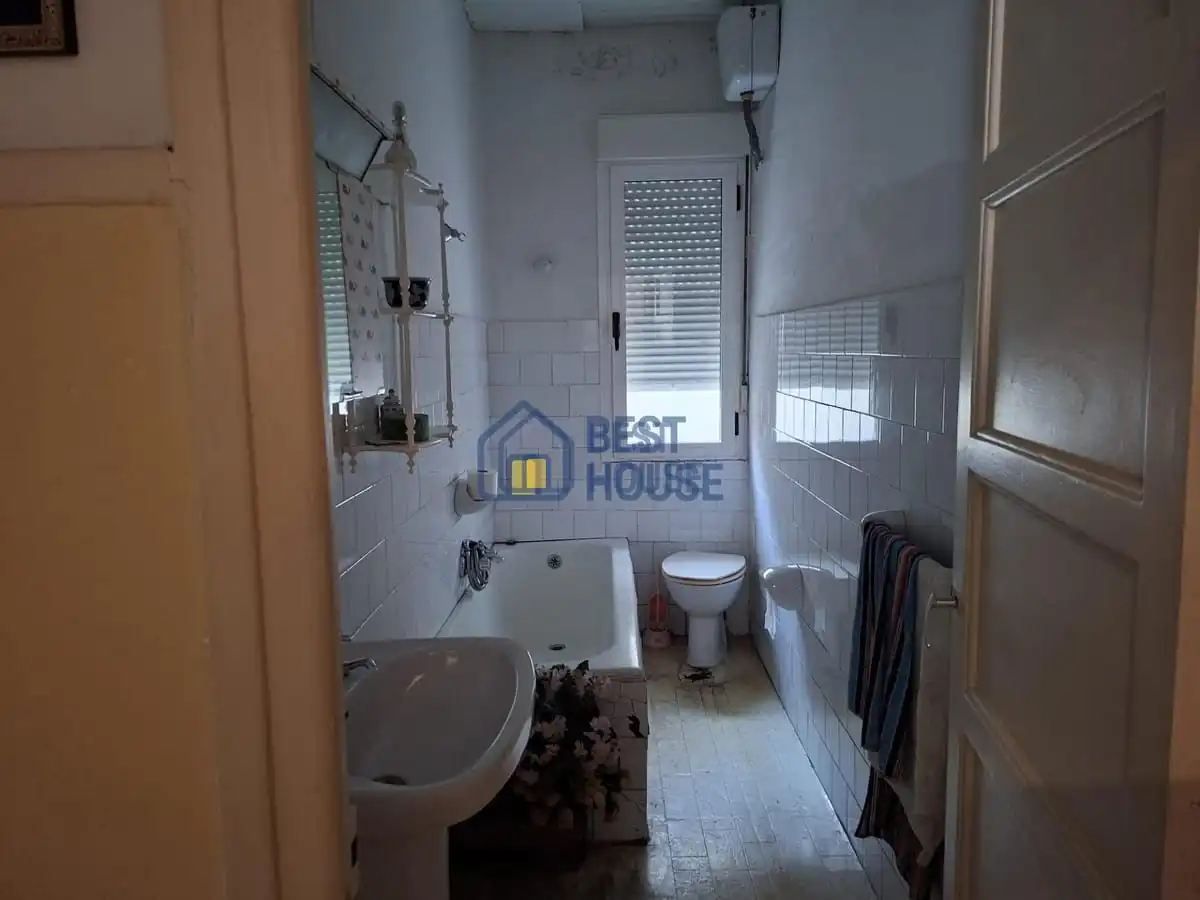 Bathroom of Houses for sale in León Capital   with Heating and Parquet flooring