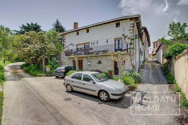 Casa-chalet en Venta en Guesálaz / Gesalatz