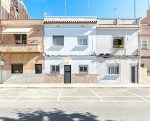 Vista exterior de Pis de lloguer en Cornellà de Llobregat amb Aire condicionat