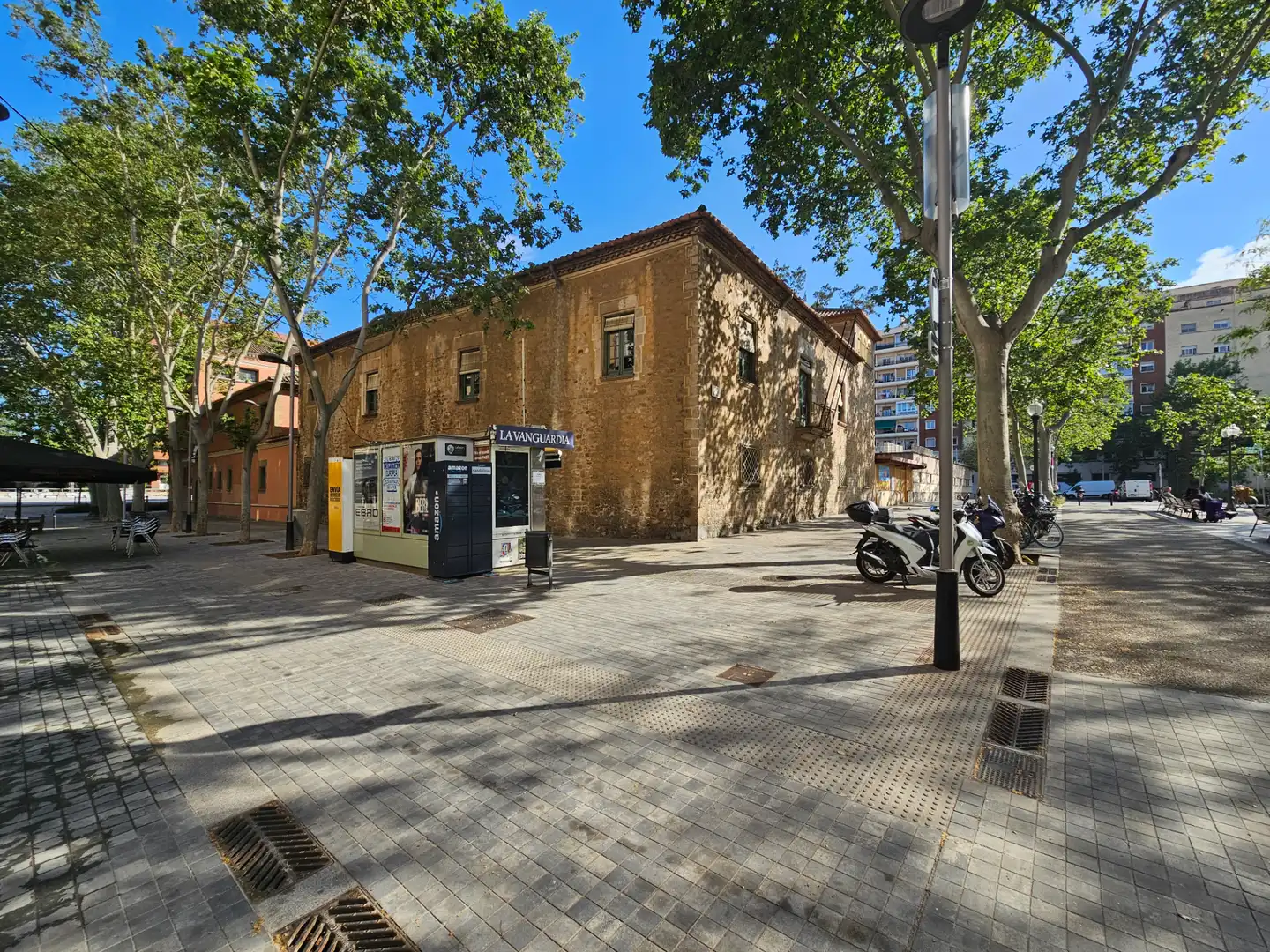 Exterior view of Flat for sale in Barcelona  with Air Conditioner, Heating and Parquet flooring