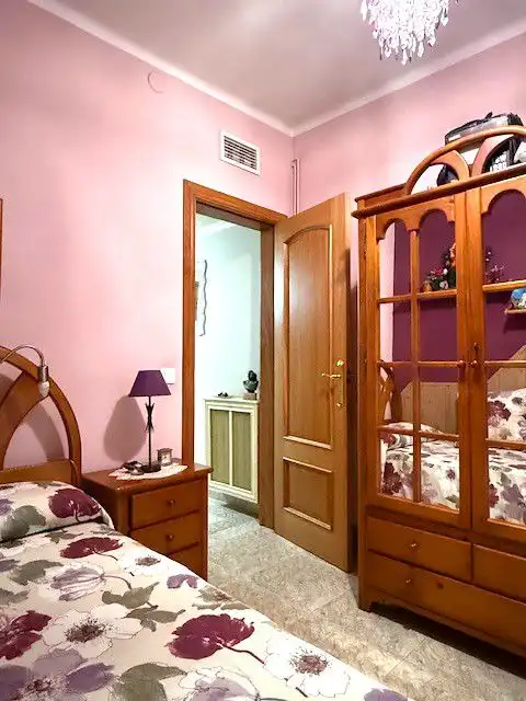 Schlafzimmer von Wohnung zum Verkauf in Sant Boi de Llobregat mit Klimaanlage, Heizung und Terrasse
