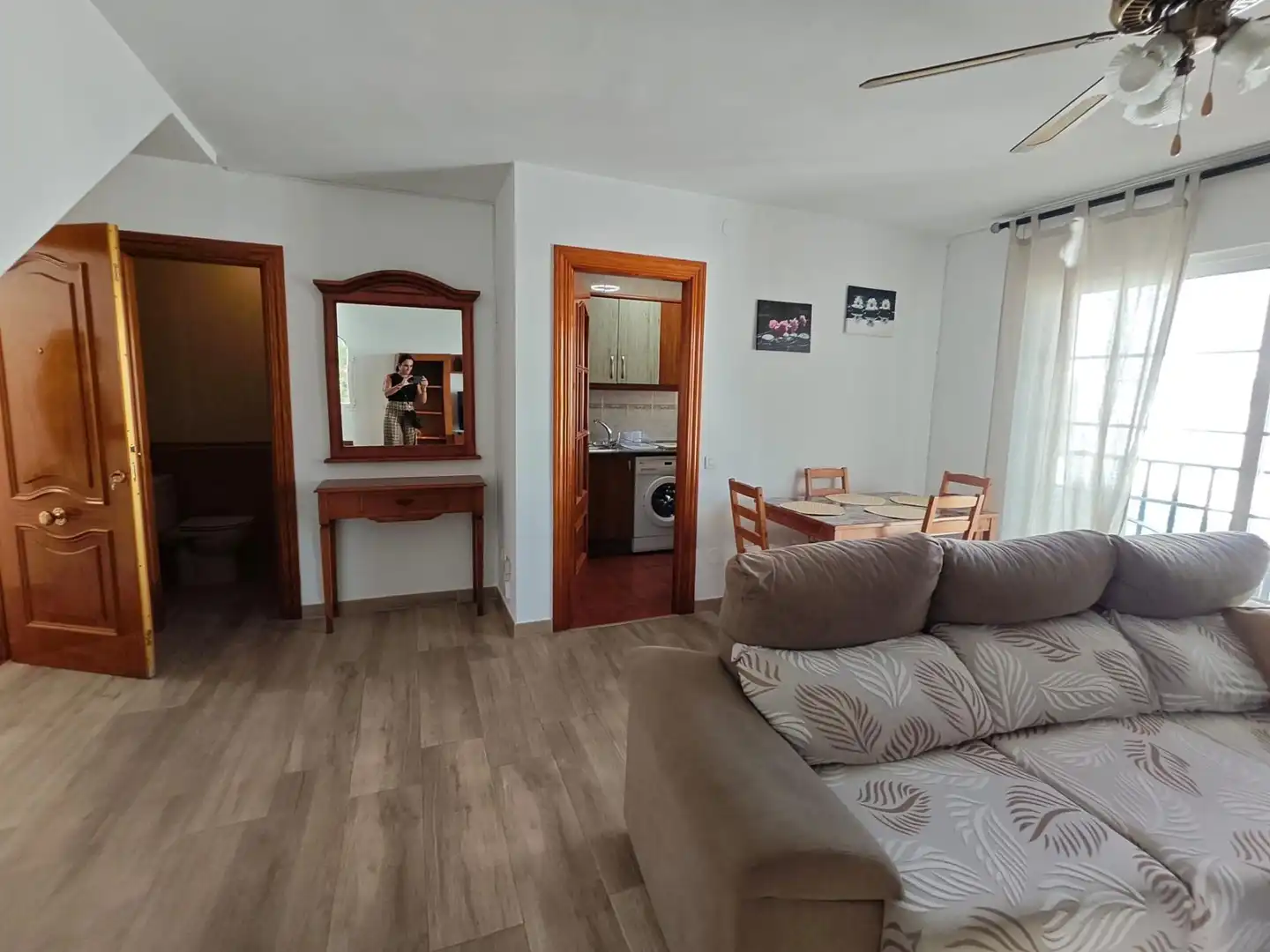 Dachboden zur Miete in Avenida Avenida Juan Luis Peralta, Rancho Domingo - La Hacienda