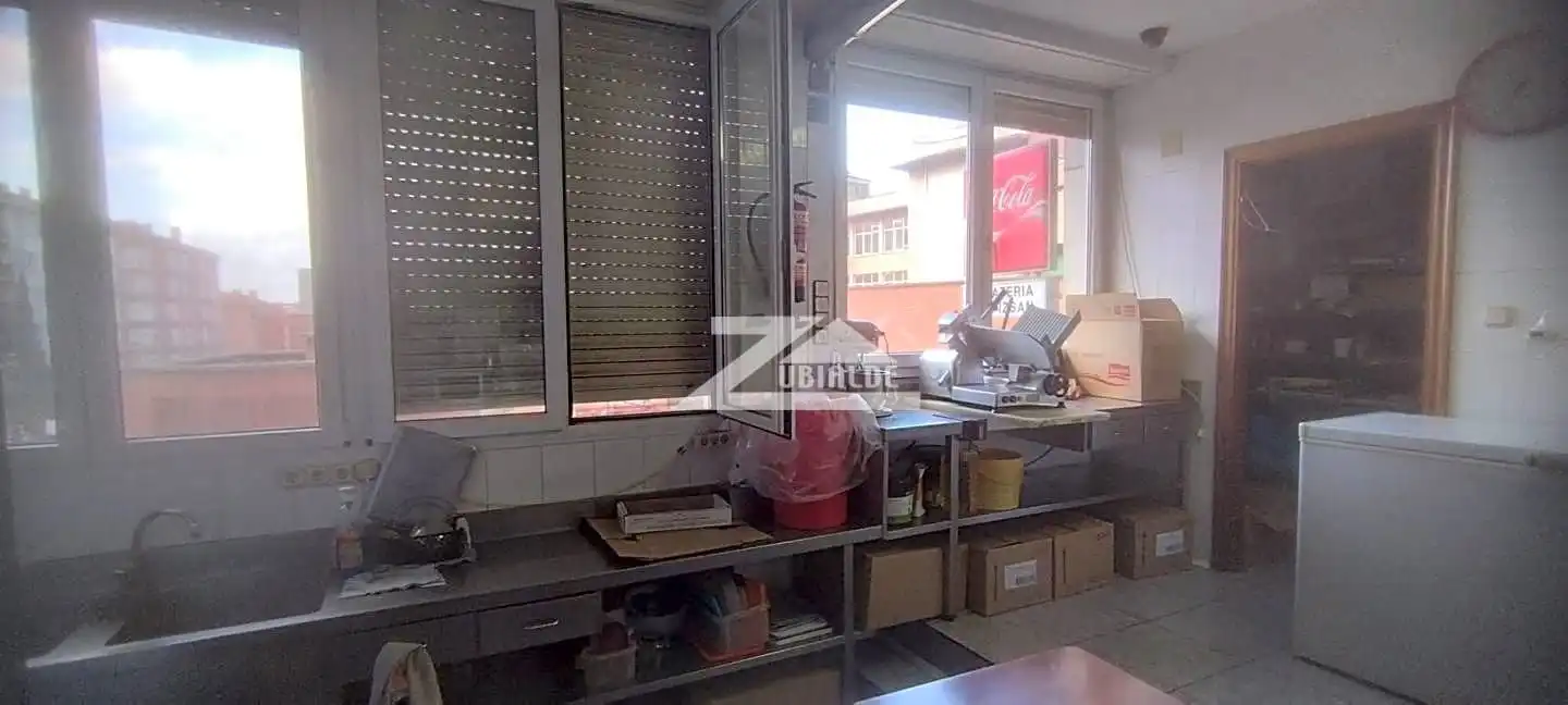 Business premises for sale in Calle San Juan Kalea, imagen 6