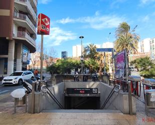 Vista exterior de Pis en venda en L'Hospitalet de Llobregat amb Balcó