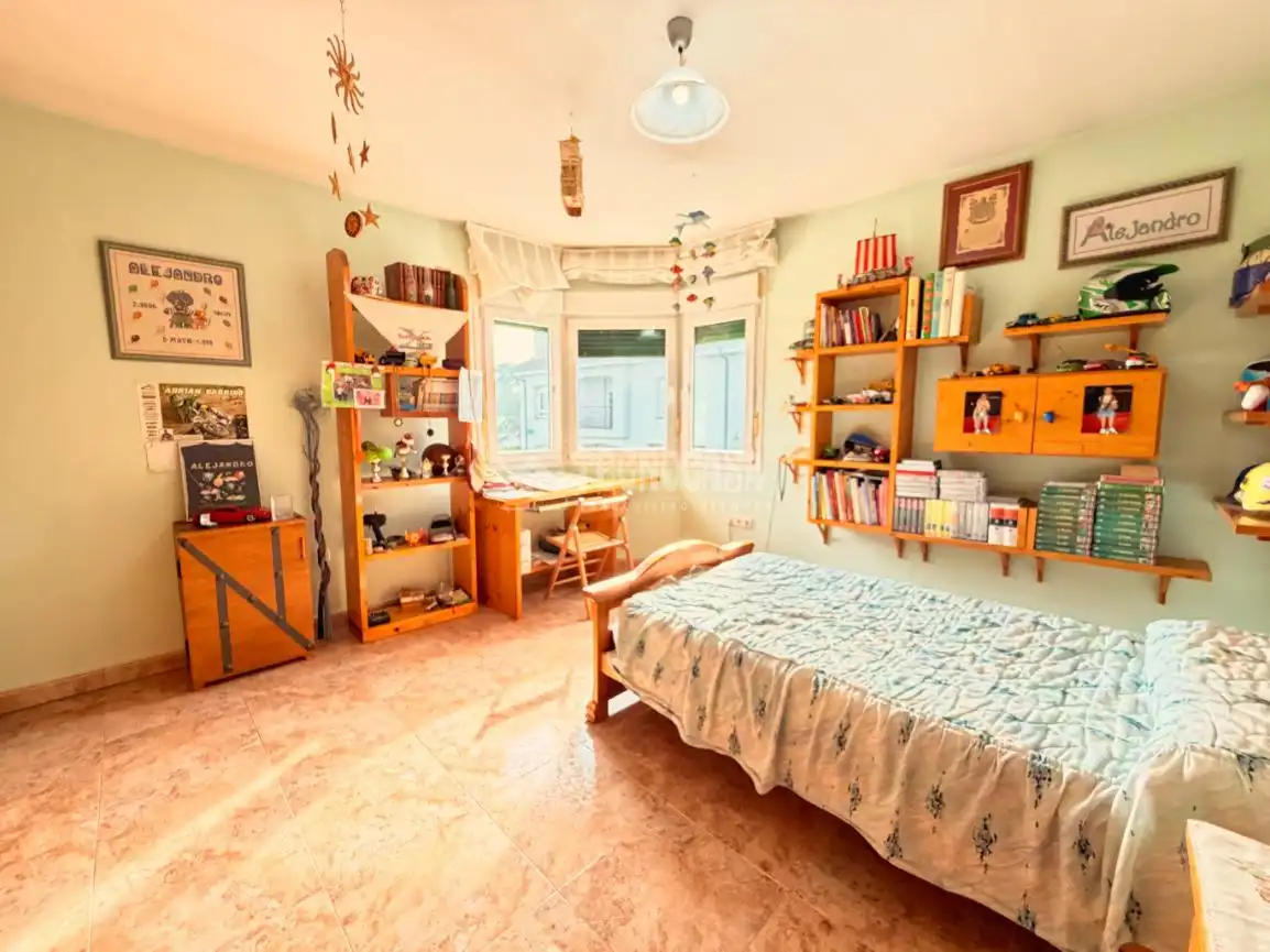 Dormitori de Casa o xalet en venda en Sanchonuño
