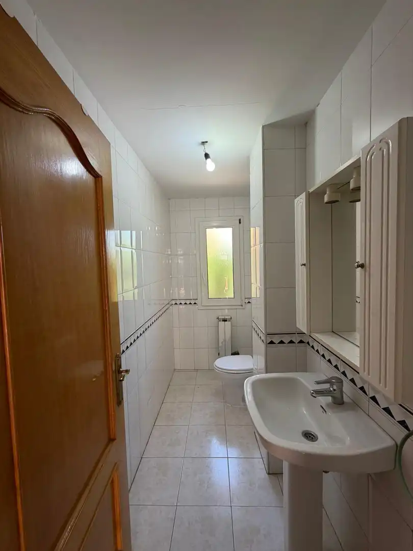 Baño de Casa o chalet de alquiler en Ogíjares con Calefacción, Jardín privado y Piscina