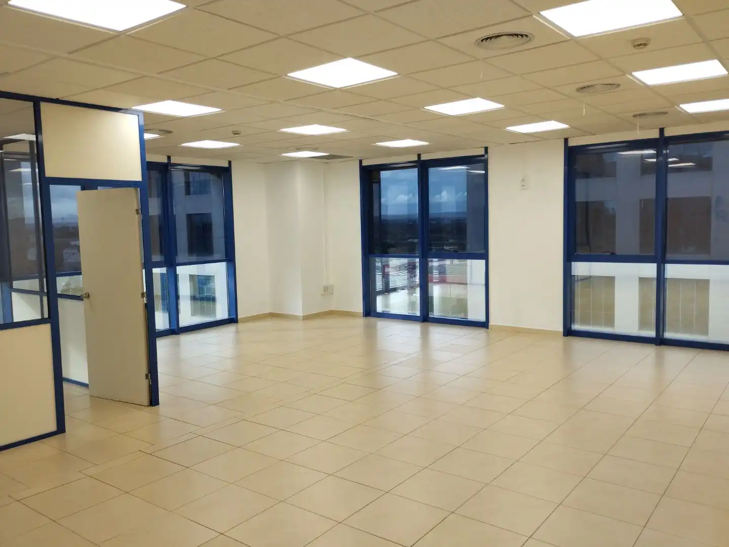 Office space with lift to rent in Calle Arquitectura 3
