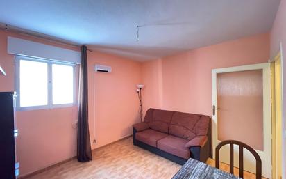 Bedroom of Flat for sale in  Madrid Capital