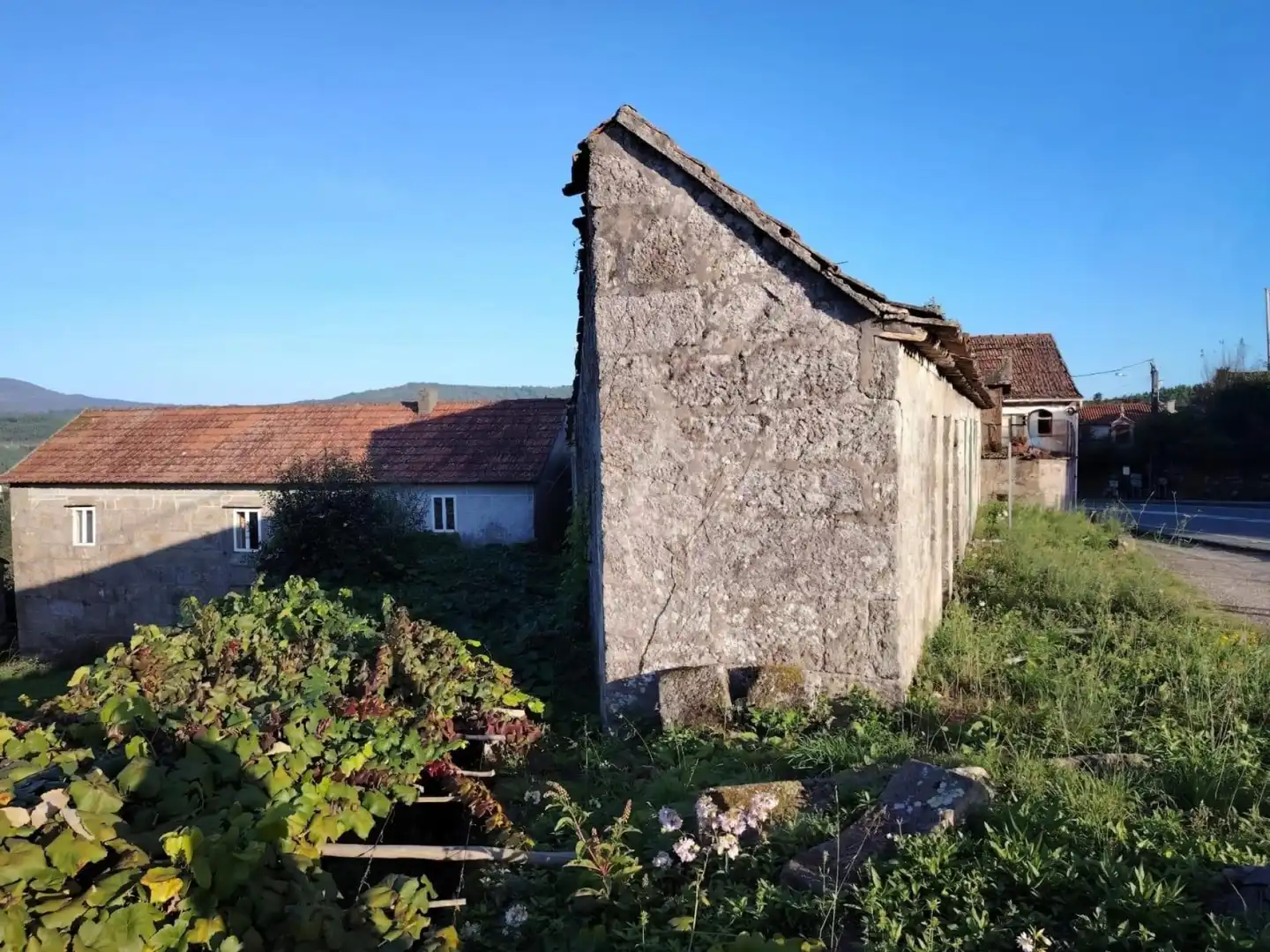 Exterior view of Country homes for sale in Pazos de Borbén