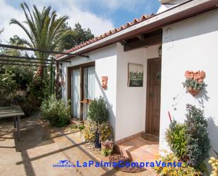 Vista exterior de Casa o xalet en venda en El Paso amb Jardí privat, Forn i Rentadora