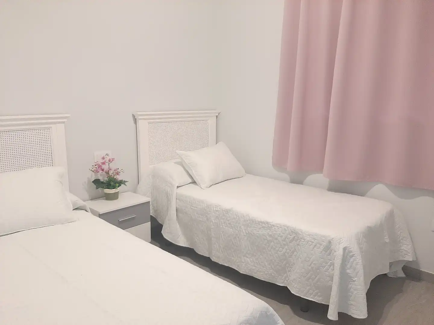Schlafzimmer von Wohnung zur Miete in La Rinconada mit Klimaanlage, Heizung und Terrasse