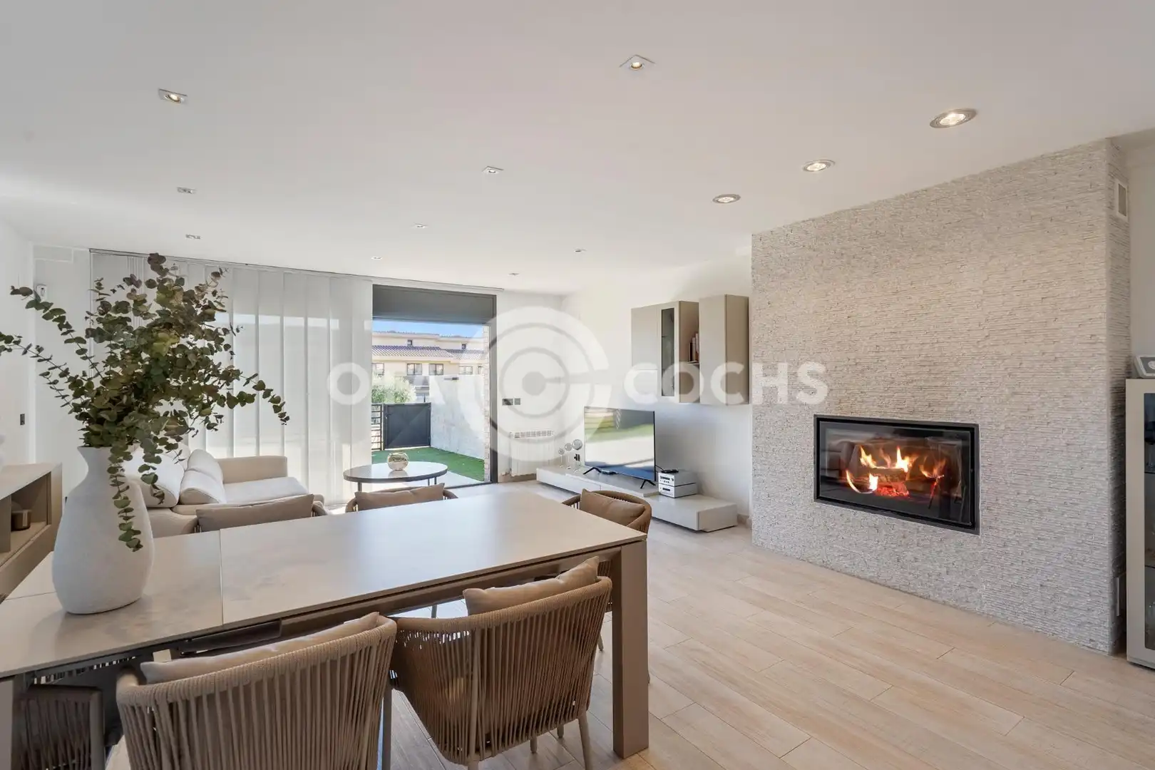Living room of Detached homes for sale in Montbrió del Camp  with Air Conditioner, Private garden and Terrace
