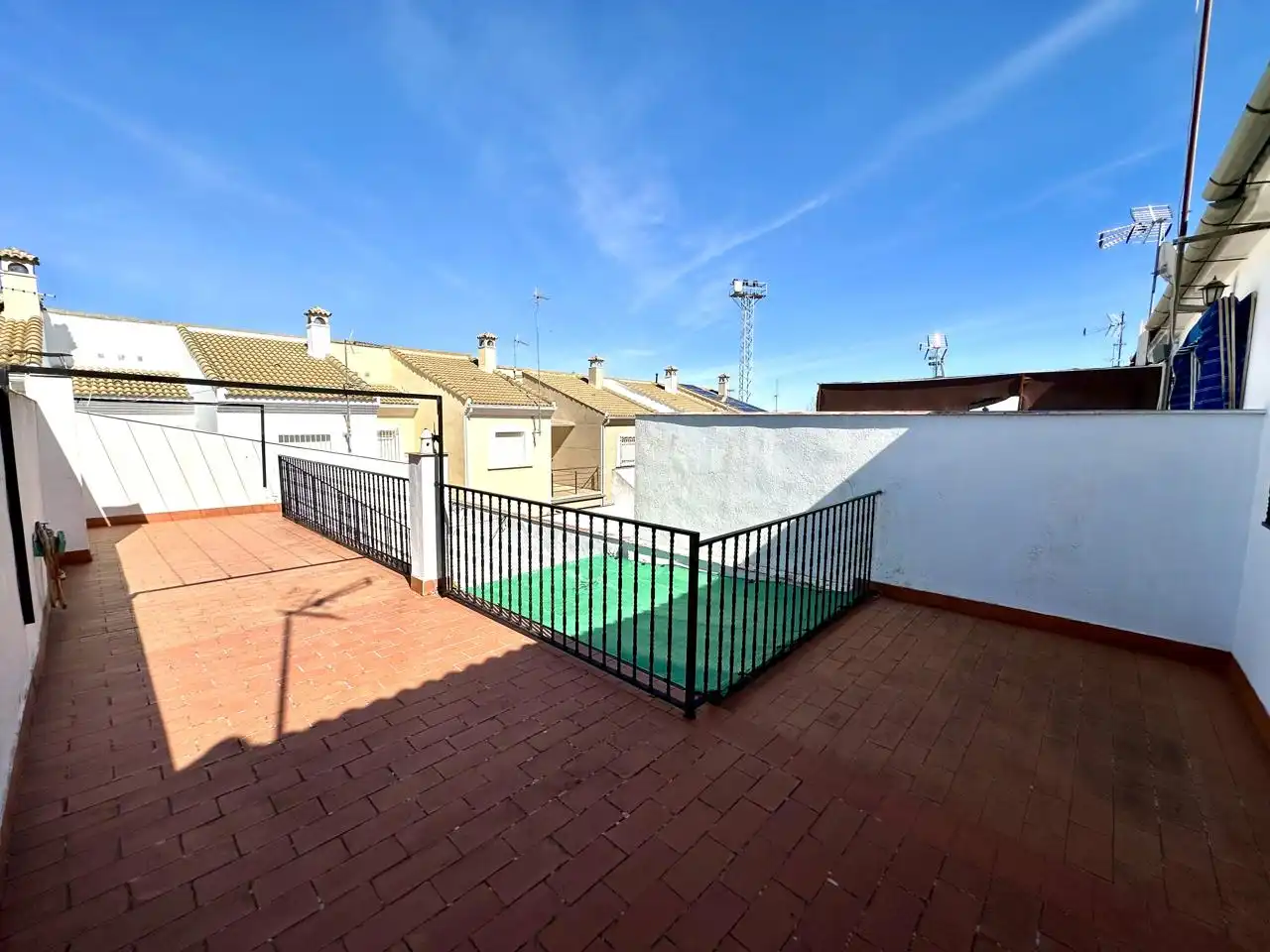 Terrassa de Casa adosada en venda en Sierra de Yeguas amb Aire condicionat, Jardí privat i Terrassa