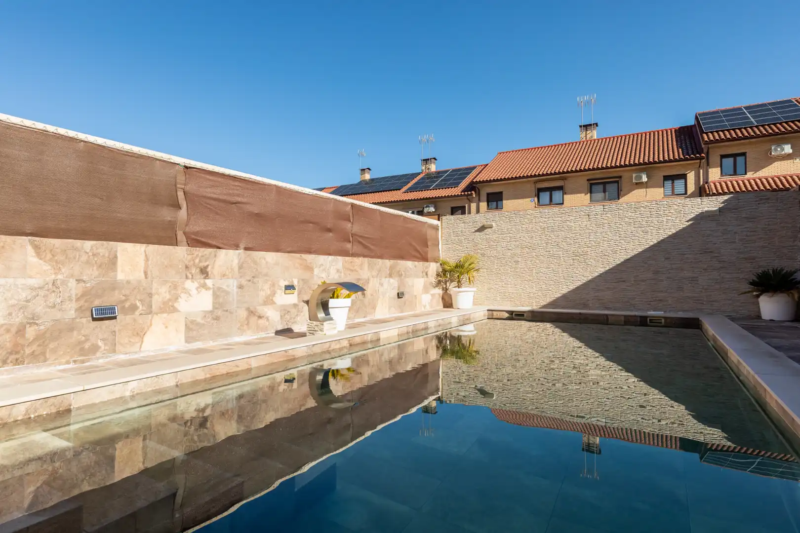 Piscina de Casa adosada en venta en Navalcarnero con Calefacción, Jardín privado y Piscina