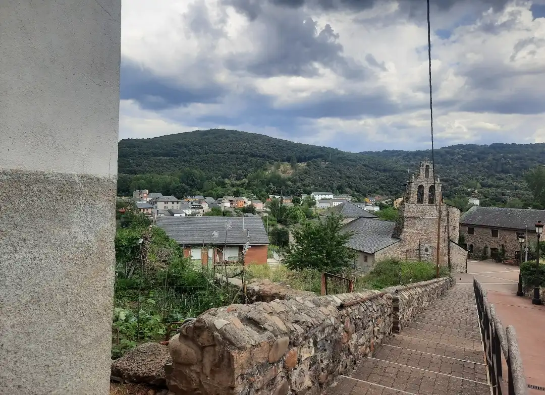 Exterior view of Houses for sale in Toreno  with Furnished