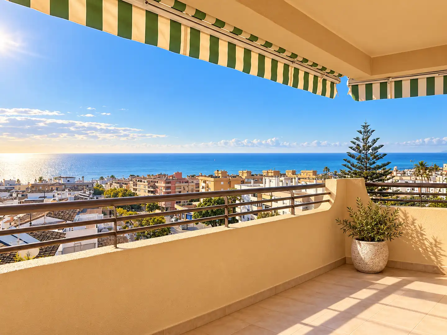 Àtic amb terrassa en venda a Estepona Pueblo, imagen 2