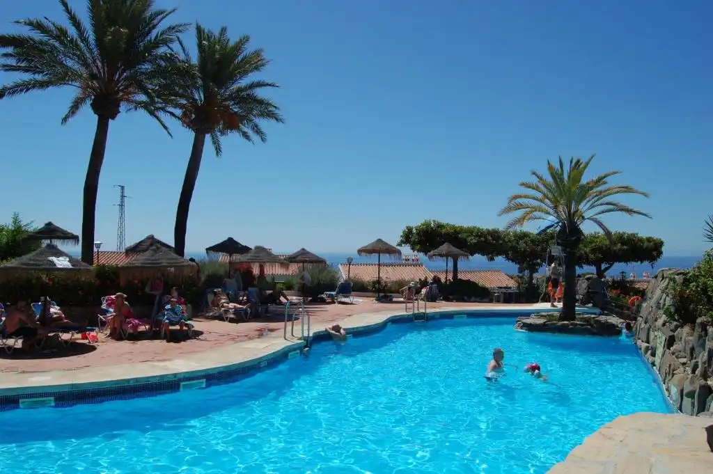 Piscina de Ático en venta en Nerja con Aire acondicionado, Calefacción y Terraza