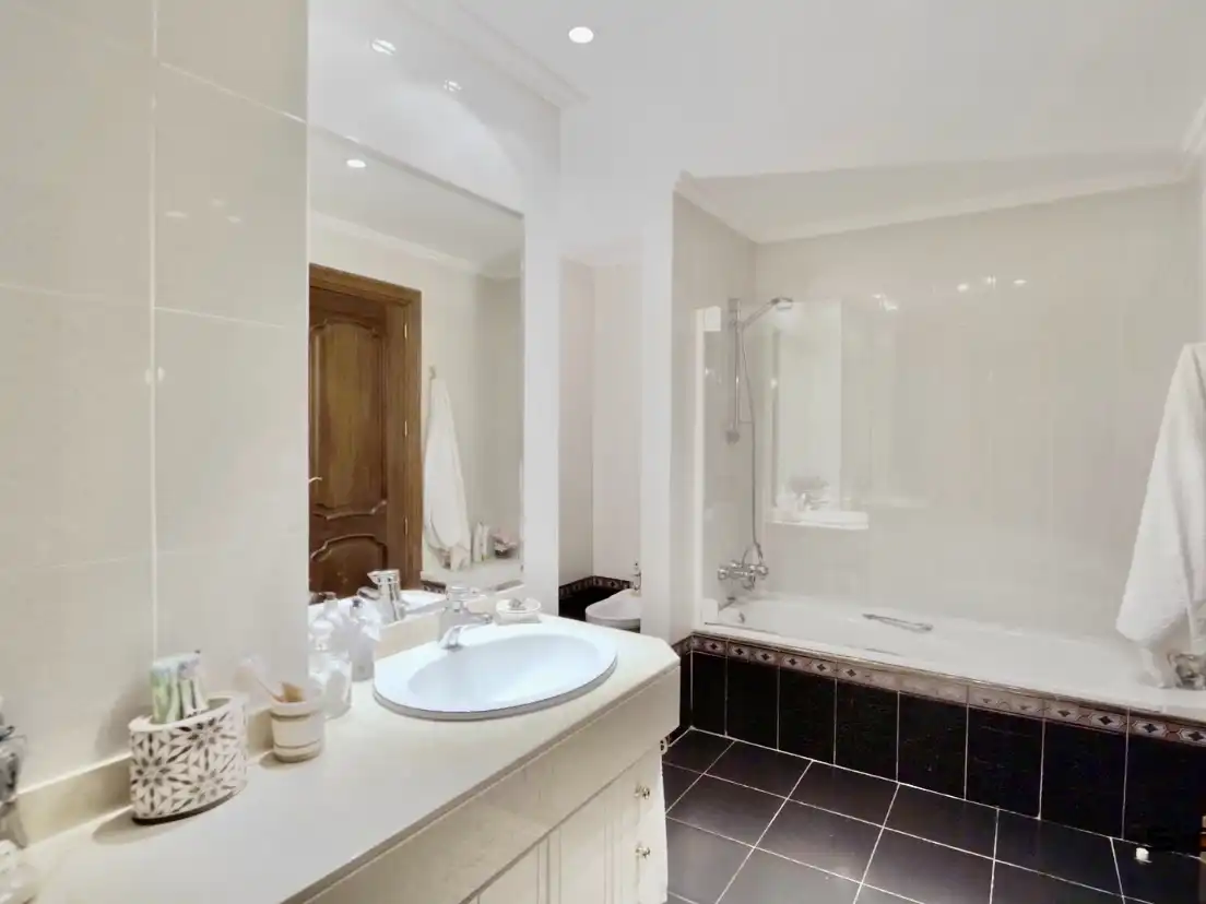 Baño de Casa o chalet en venta en Las Rozas de Madrid con Aire acondicionado, Calefacción y Jardín privado