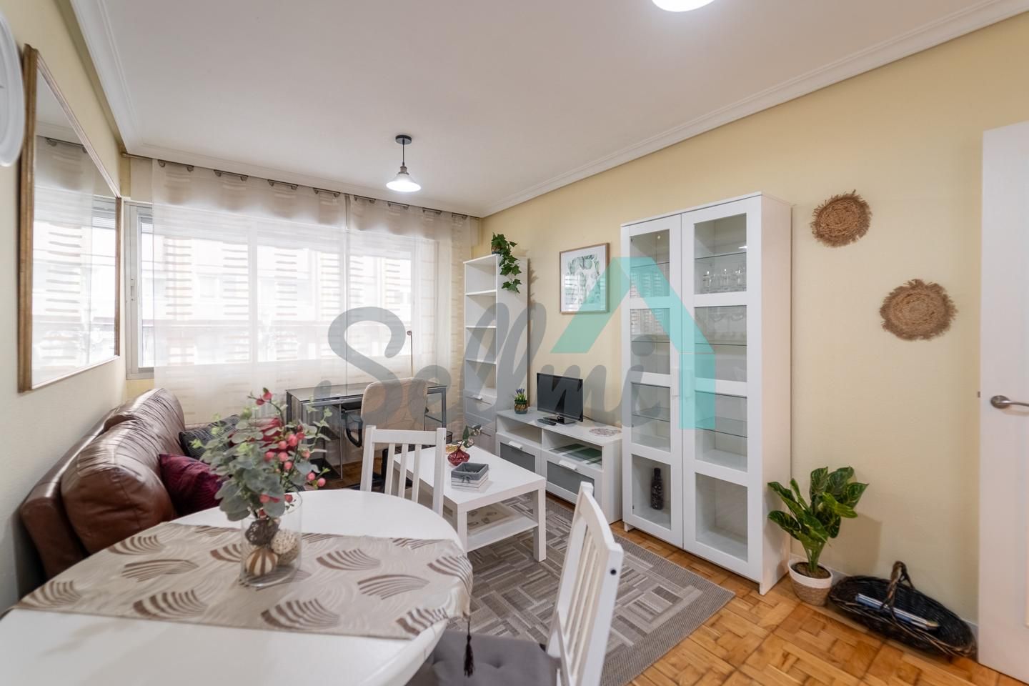 Bedroom of Flat for rent in Oviedo   with Heating, Parquet flooring and Furnished