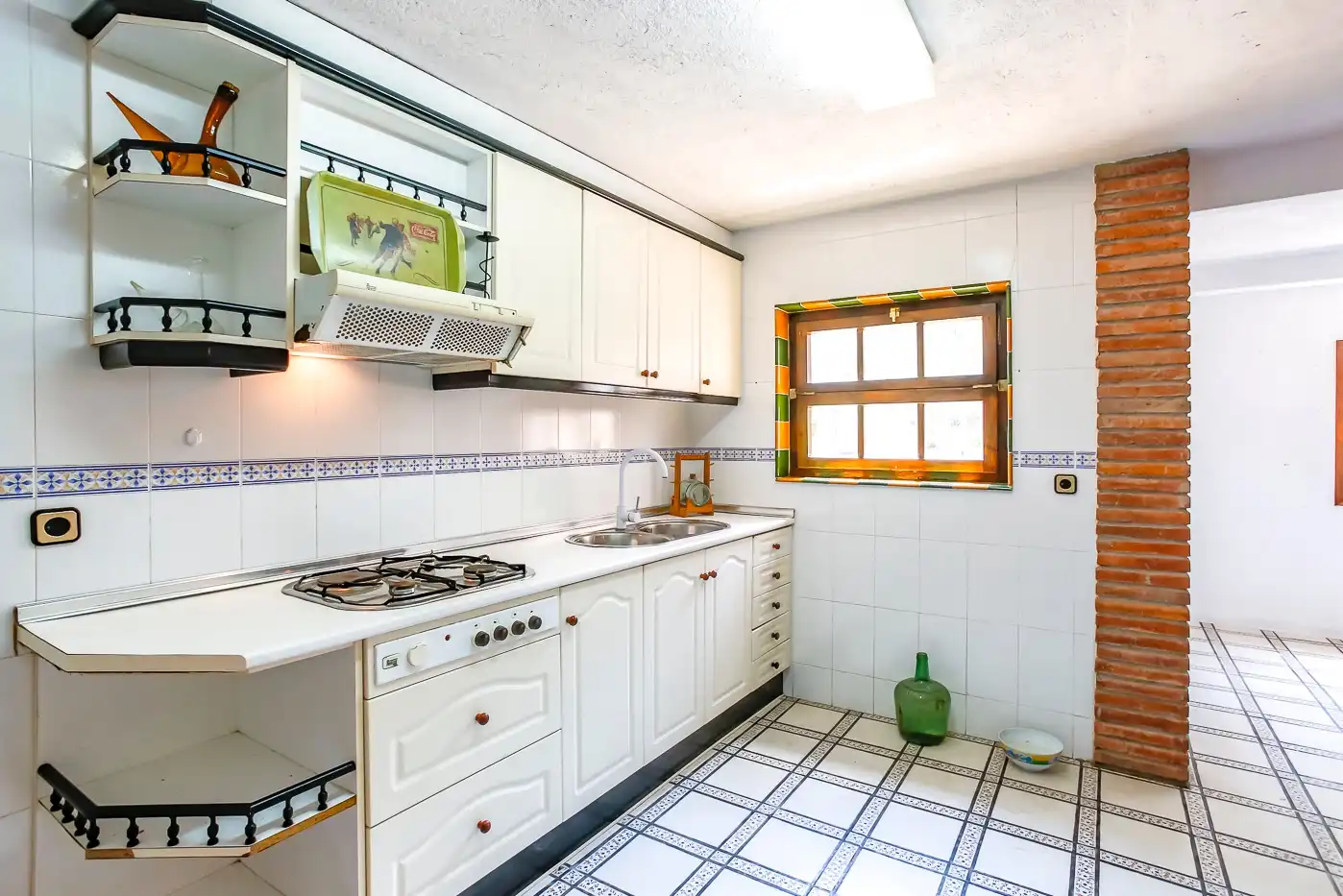 Cocina de Finca rústica en venta en Avinyonet del Penedès