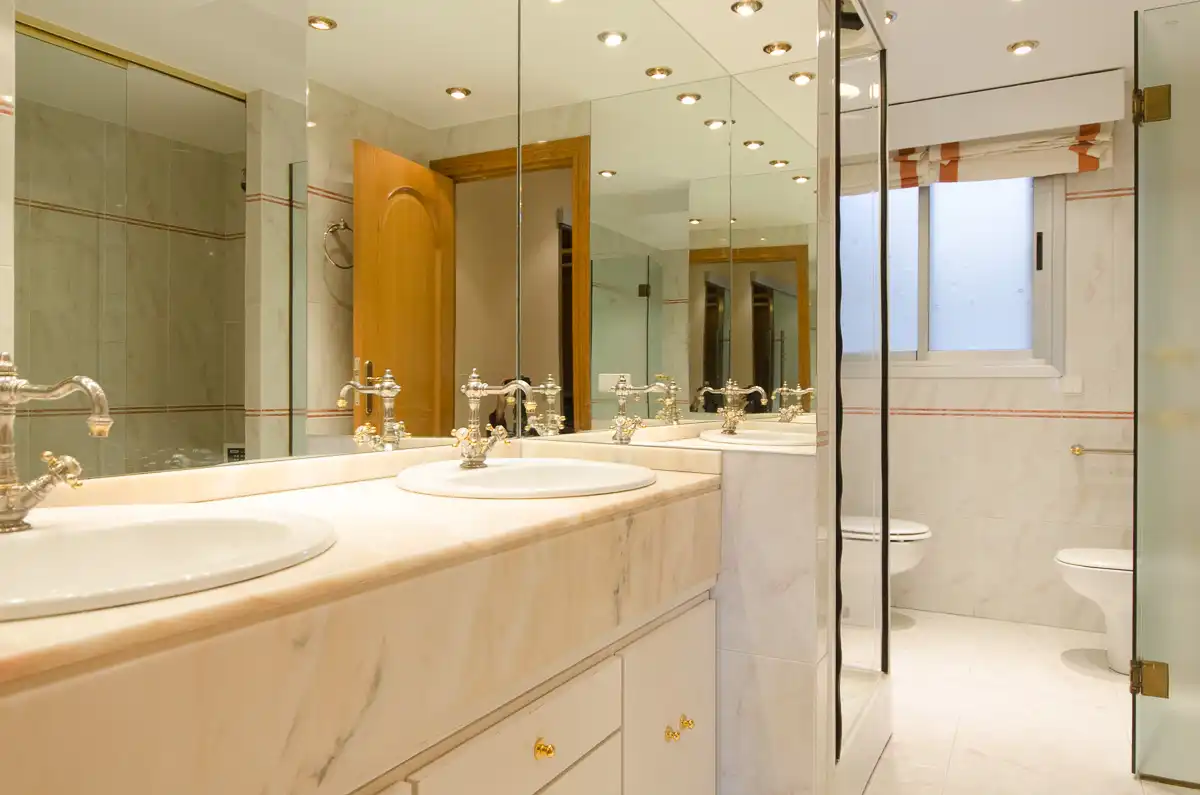 Bathroom of Flat for rent in Madrid  with Air Conditioner, Heating and Terrace