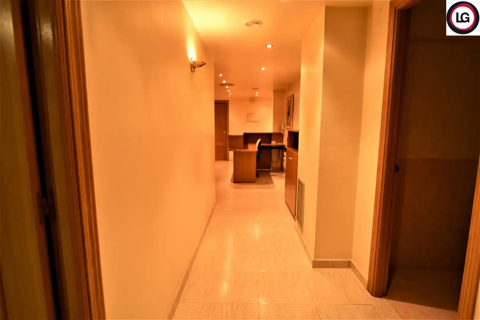 Office space with lift for sale in Pallars 6, imagen 9