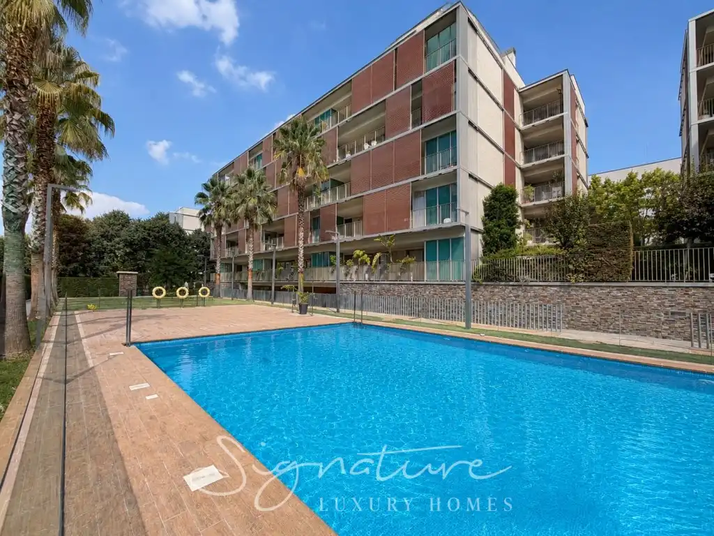 Piscina de Pis en venda en Sant Cugat del Vallès amb Aire condicionat, Terrassa i Piscina
