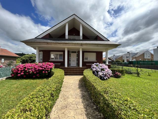 Casa-chalet en Venta en Parbayón - Barrio La Calle en Parbayón