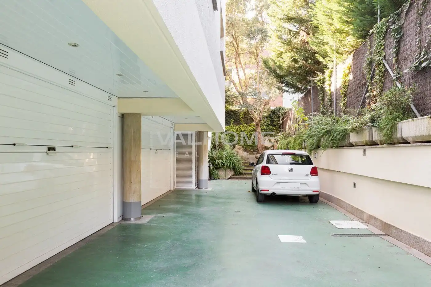 Vista exterior de Casa o chalet en venta en Sant Cugat del Vallès con Aire acondicionado, Calefacción y Jardín privado
