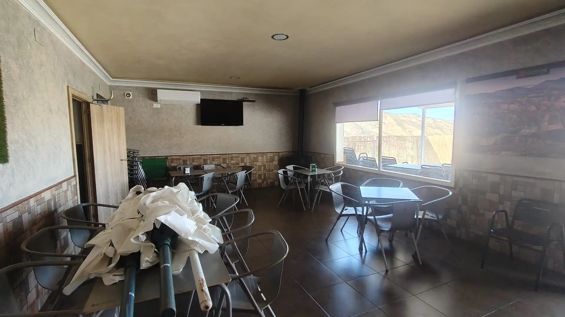 Commercial properties for sale in Gorafe  with Air Conditioner, Terrace and Furnished