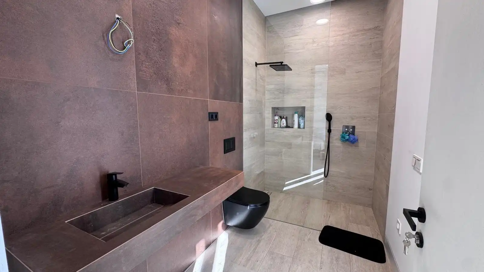 Bathroom of Houses for sale in Colmenar  with Air Conditioner, Heating and Terrace