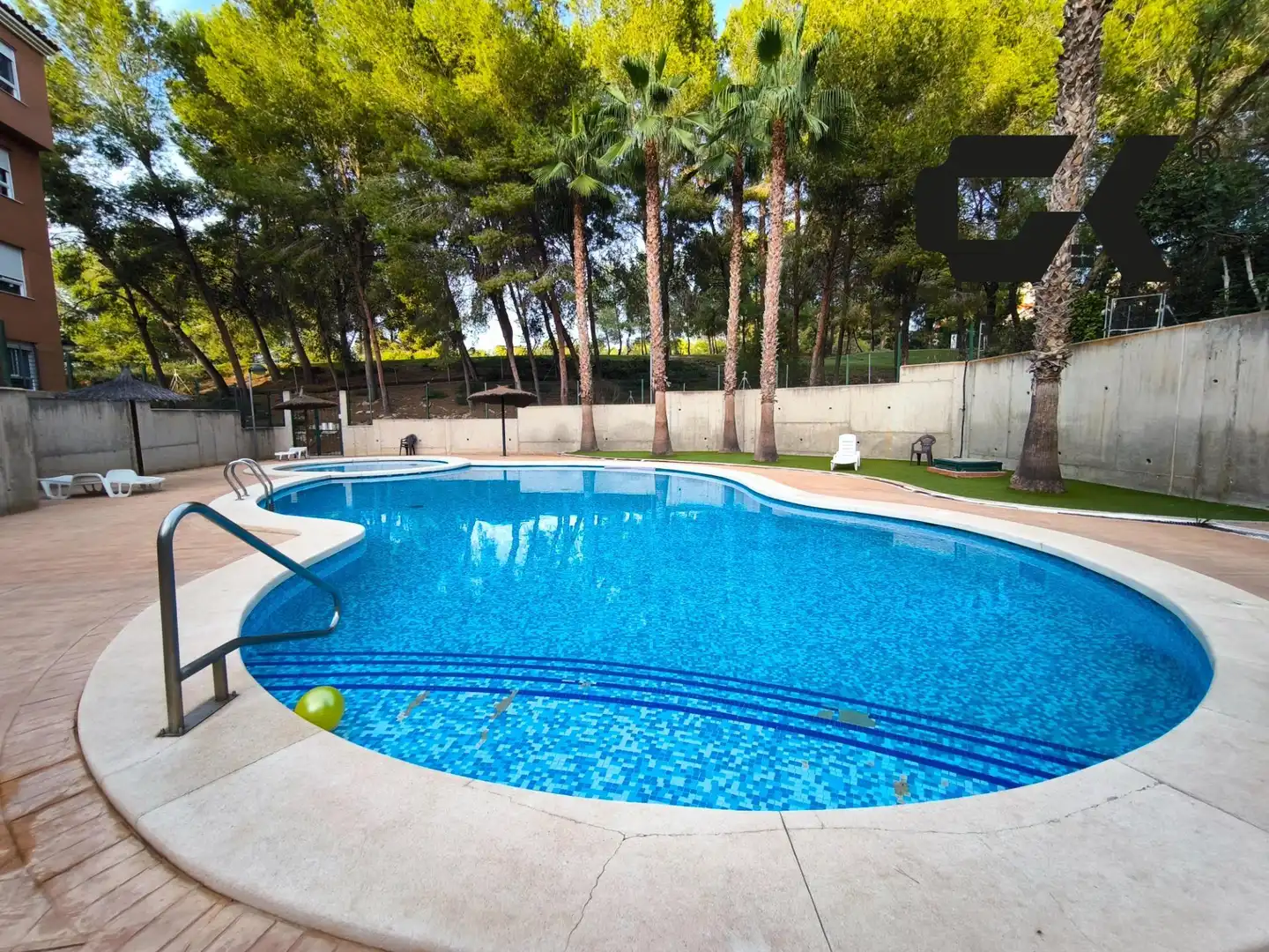 Schwimmbecken von Erdgeschoss zum Verkauf in Altorreal - El Chorrico