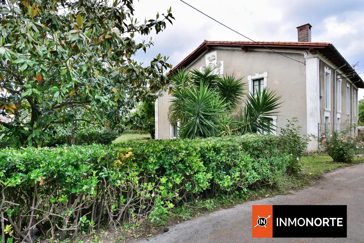 Vista exterior de Casa o chalet en venta en Bárcena de Cicero con Jardín privado