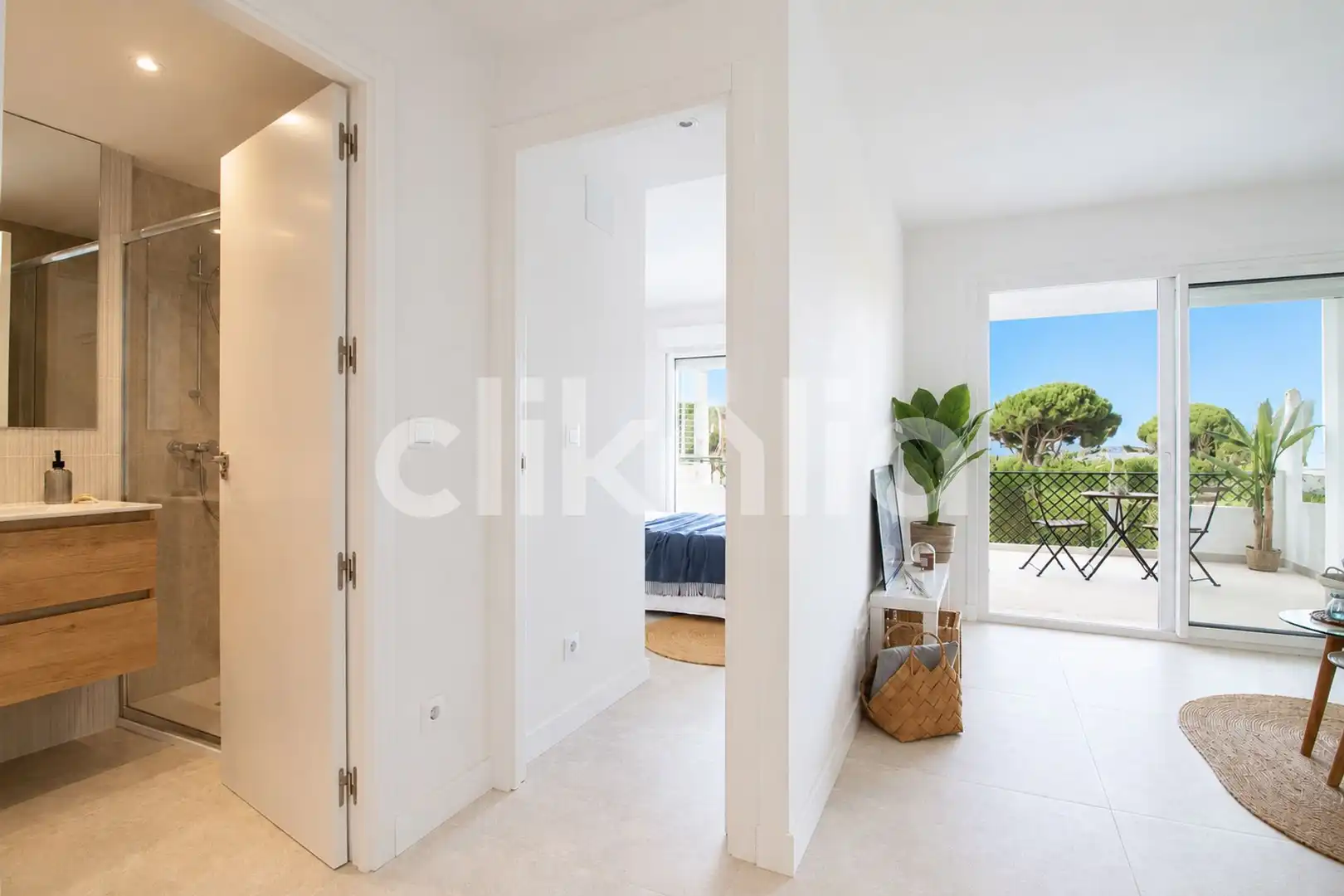 Flat for sale in Marbella  with Air Conditioner, Private garden and Terrace